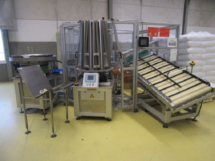 DECKEL ETIKETTIER ANLAGE SCHLEUTER GU 2 DU (RUNDLÄUFER) MIT LÖFFELEINLEGESTATION RNA SRC-N-630-1R - Industriemaschine: das Bild 1 DECKEL ETIKETTIER ANLAGE SCHLEUTER GU 2 DU (RUNDLÄUFER) MIT LÖFFELEINLEGESTATION RNA SRC-N-630-1R - Industriemaschine: das Bild 1