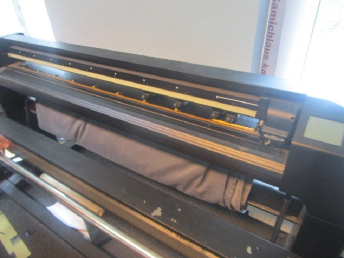 SCHNEIDEPLOTTER SUMMA S140 MIT UV-TROCKNER FCD-01 - Papierschneidemaschine: das Bild 5 SCHNEIDEPLOTTER SUMMA S140 MIT UV-TROCKNER FCD-01 - Papierschneidemaschine: das Bild 5