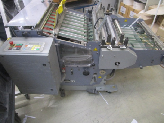 VERTIKALE PRESSAUSLAGE HB VSA – 66 / M D - Falzmaschine: das Bild 1 VERTIKALE PRESSAUSLAGE HB VSA – 66 / M D - Falzmaschine: das Bild 1
