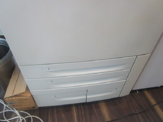 XEROX DC250 (Drucken, Kopieren, Scannen) mit Broschürenfinischer - Druckmaschine: das Bild 5 XEROX DC250 (Drucken, Kopieren, Scannen) mit Broschürenfinischer - Druckmaschine: das Bild 5