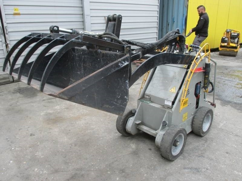 Sherpa 100 ECO - Kompaktlader: das Bild 2 Sherpa 100 ECO - Kompaktlader: das Bild 2
