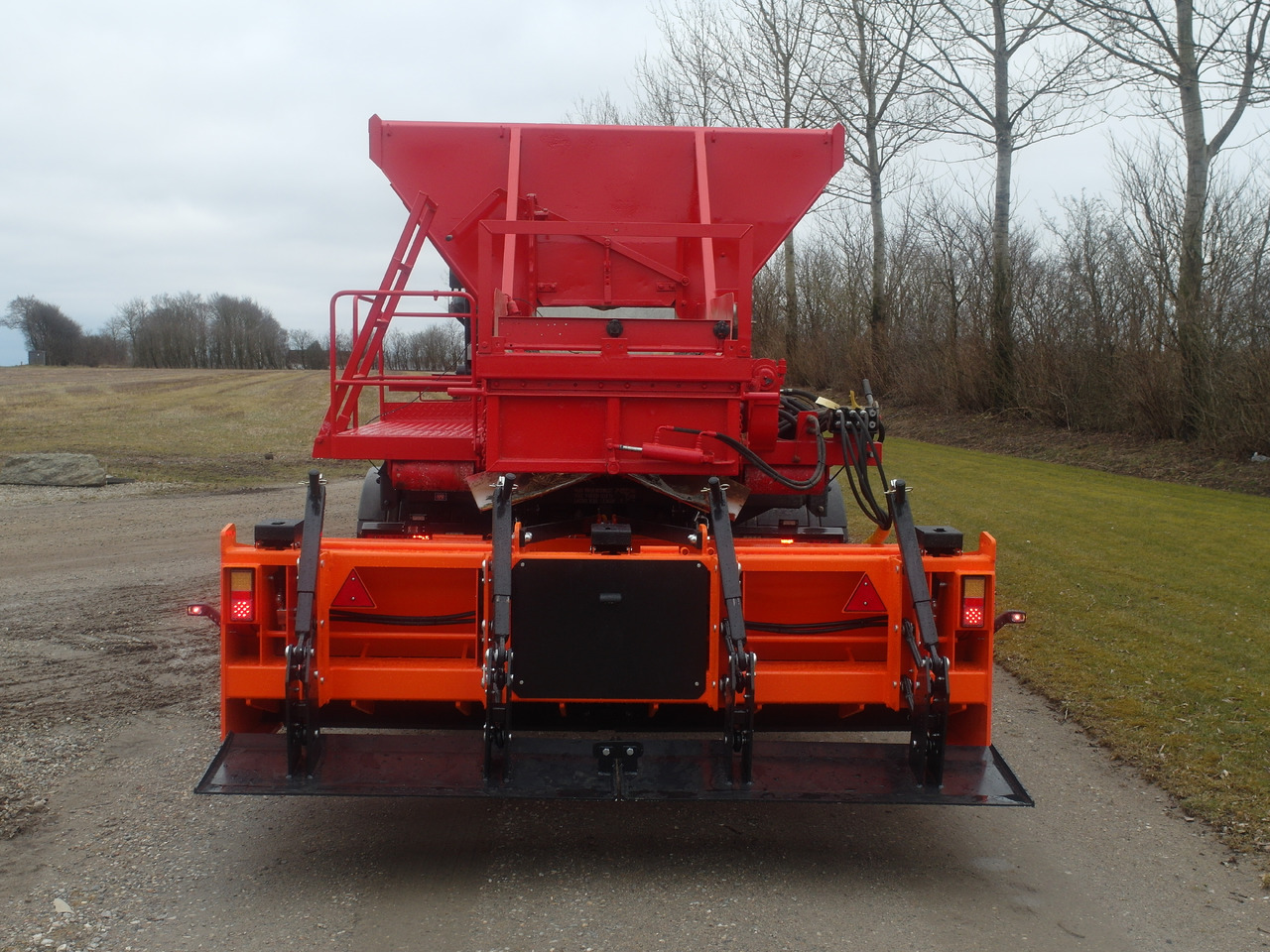 GST 1500-3000 Gravel Road leveler box laying of gravel for trucks and tractor - Schürfzug: das Bild 2 GST 1500-3000 Gravel Road leveler box laying of gravel for trucks and tractor - Schürfzug: das Bild 2