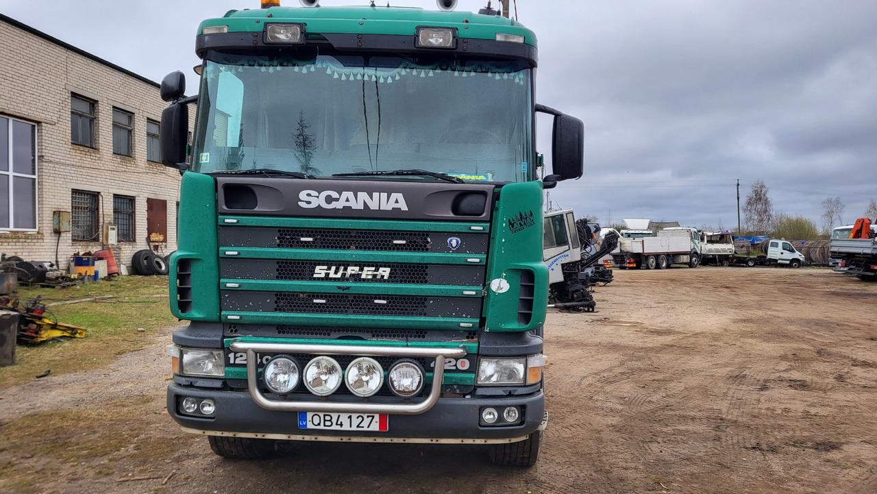 SCANIA R124 420 6X4 - Fahrgestell LKW: das Bild 2 SCANIA R124 420 6X4 - Fahrgestell LKW: das Bild 2