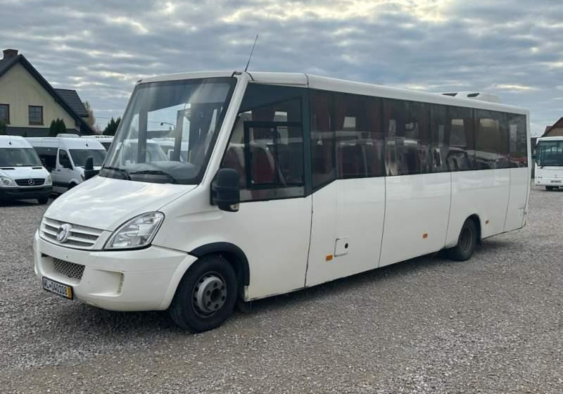 Iveco Daily Kutsenits 2011 Rossero, Prodig - Kleinbus, Personentransporter: das Bild 2 Iveco Daily Kutsenits 2011 Rossero, Prodig - Kleinbus, Personentransporter: das Bild 2