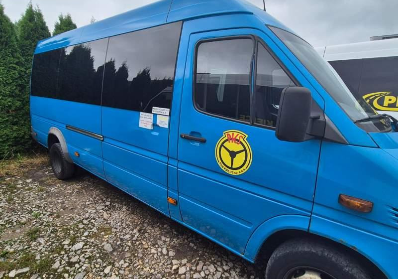 Mercedes-Benz Sprinter 413 CDI 20+6 - Kleinbus, Personentransporter: das Bild 3 Mercedes-Benz Sprinter 413 CDI 20+6 - Kleinbus, Personentransporter: das Bild 3