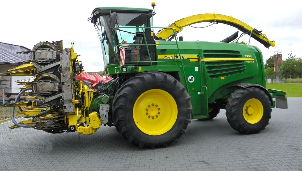 John Deere 7750 ProDrive 2008 Rok, +Kemper 375, +podbieracz do traw, Nie Malowany, Stan Bardzo Dobry - Feldhäcksler: das Bild 1 John Deere 7750 ProDrive 2008 Rok, +Kemper 375, +podbieracz do traw, Nie Malowany, Stan Bardzo Dobry - Feldhäcksler: das Bild 1