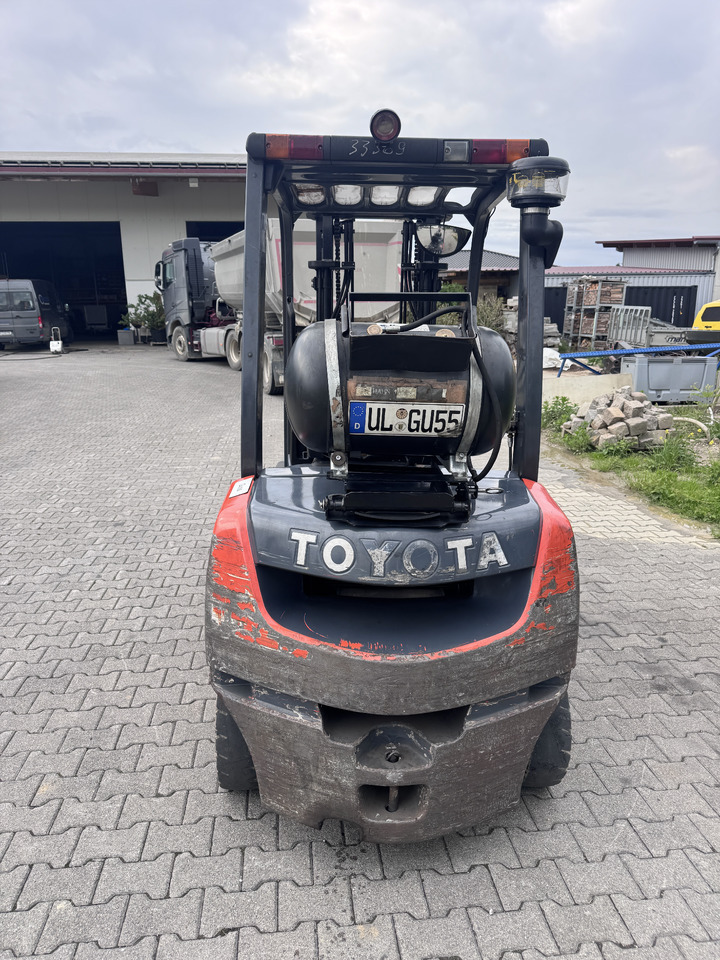 TOYOTA Tonero 25 - Treibgasstapler: das Bild 4 TOYOTA Tonero 25 - Treibgasstapler: das Bild 4