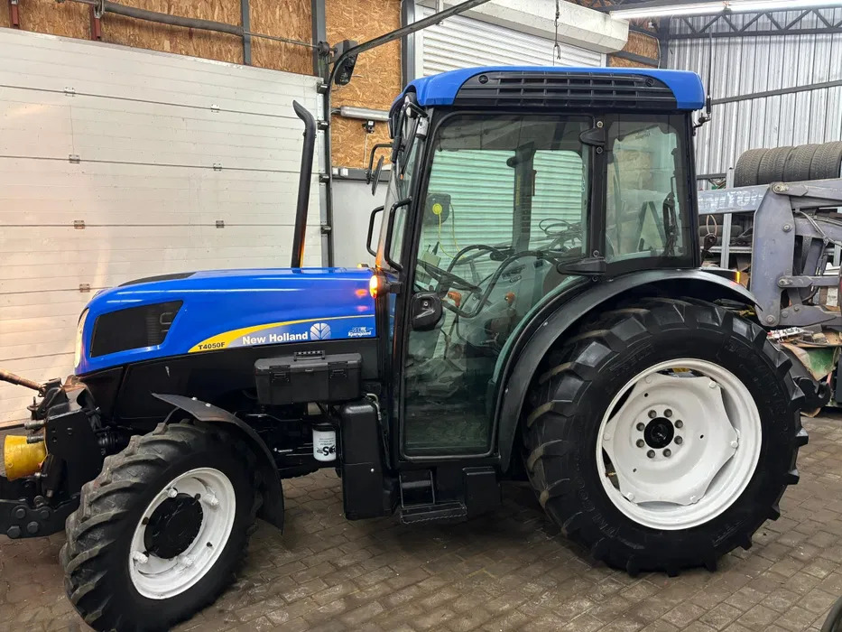 New Holland T4050 - Landmaschine: das Bild 1 New Holland T4050 - Landmaschine: das Bild 1