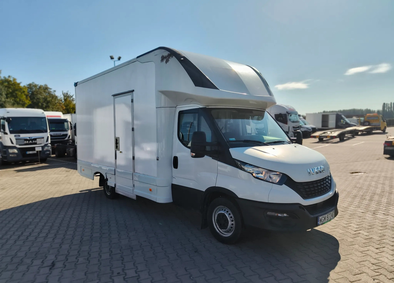 IVECO DAILY 35S14 - Koffer Transporter: das Bild 2 IVECO DAILY 35S14 - Koffer Transporter: das Bild 2