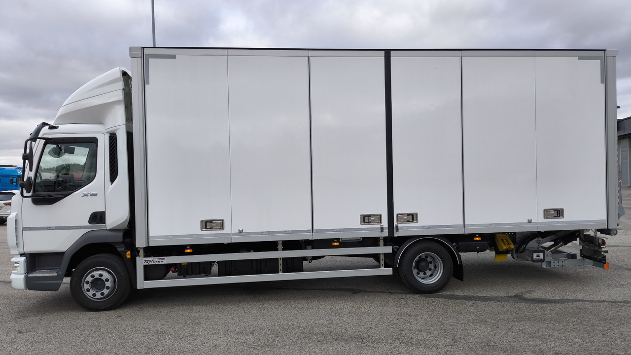 DAF XB 210 FA - Koffer LKW: das Bild 2 DAF XB 210 FA - Koffer LKW: das Bild 2