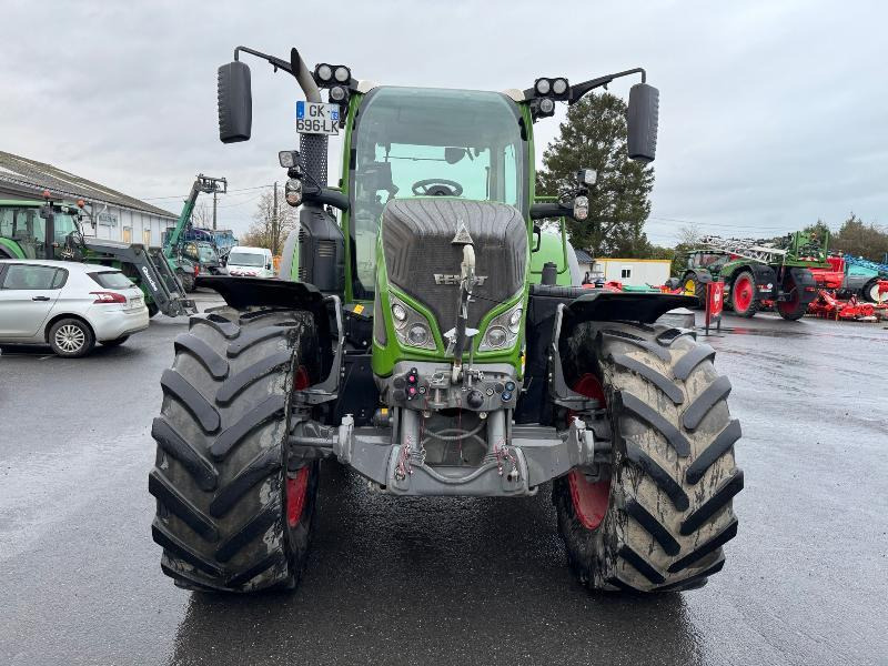 FENDT 724 PROFI PLUS - Traktor: das Bild 2 FENDT 724 PROFI PLUS - Traktor: das Bild 2