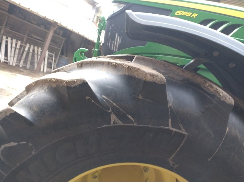 JOHN DEERE 6195R - Traktor: das Bild 3 JOHN DEERE 6195R - Traktor: das Bild 3