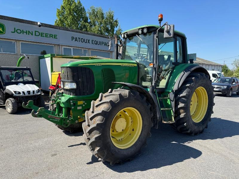 JOHN DEERE 6820 - Traktor: das Bild 1 JOHN DEERE 6820 - Traktor: das Bild 1