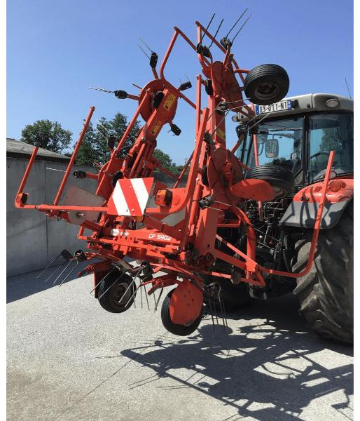 KUHN GF5902 - Heuwender/ Wenderechen: das Bild 4 KUHN GF5902 - Heuwender/ Wenderechen: das Bild 4