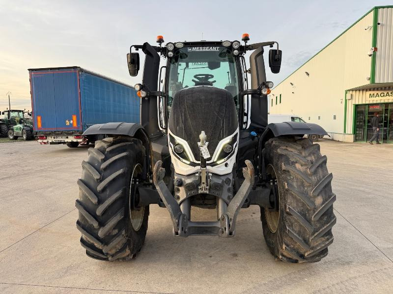 VALTRA T175 - Traktor: das Bild 2 VALTRA T175 - Traktor: das Bild 2
