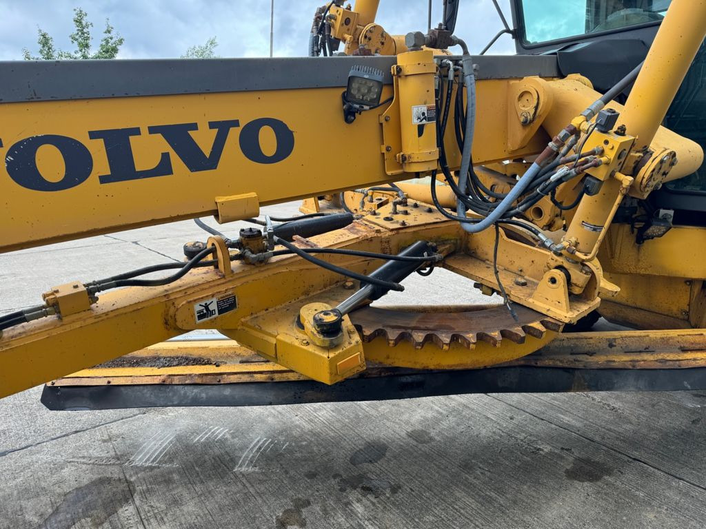 Grader Volvo G746B: das Bild 11