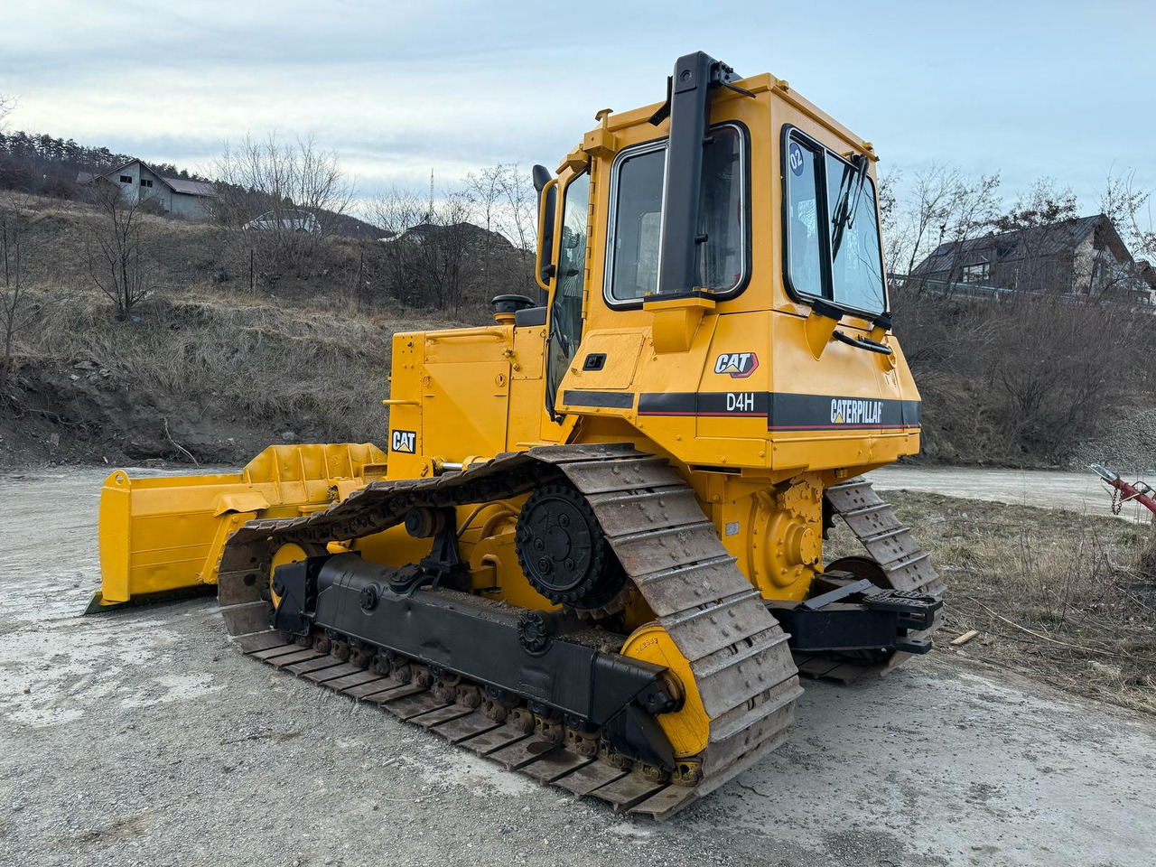 CATERPILLAR D4H BULLDOZER - Bulldozer: das Bild 4 CATERPILLAR D4H BULLDOZER - Bulldozer: das Bild 4