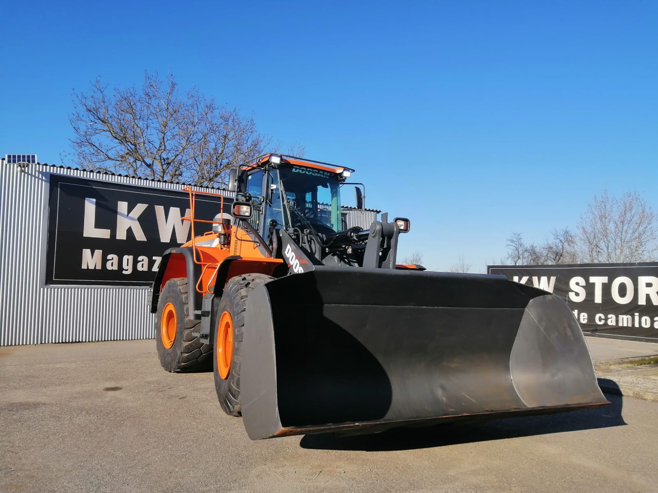 Doosan DL 420-5 Front End Loader, TOP!!! - Radlader: das Bild 1 Doosan DL 420-5 Front End Loader, TOP!!! - Radlader: das Bild 1