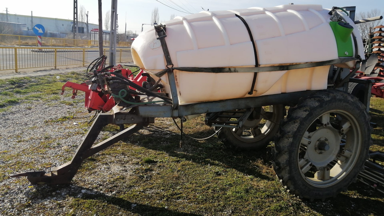 MET Wirax Sprayer 2000 - Anhängespritze: das Bild 5 MET Wirax Sprayer 2000 - Anhängespritze: das Bild 5