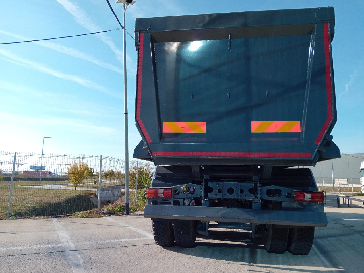 Mercedes-Benz Arocs 42.40 8×4 Basculanta/Tipper/Kipper Heavy Duty, TOP !!! - Kipper: das Bild 5 Mercedes-Benz Arocs 42.40 8×4 Basculanta/Tipper/Kipper Heavy Duty, TOP !!! - Kipper: das Bild 5