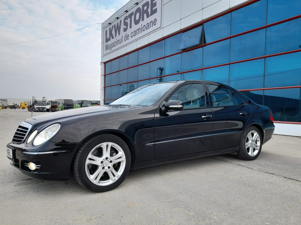 Mercedes Benz E350 - PKW: das Bild 2 Mercedes Benz E350 - PKW: das Bild 2