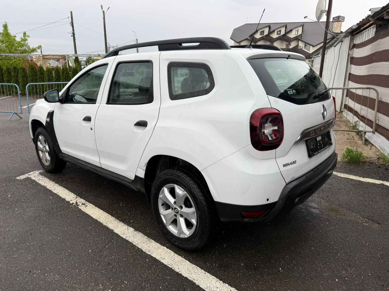 RENAULT DUSTER 4X4 - SUV/ Geländewagen: das Bild 5 RENAULT DUSTER 4X4 - SUV/ Geländewagen: das Bild 5