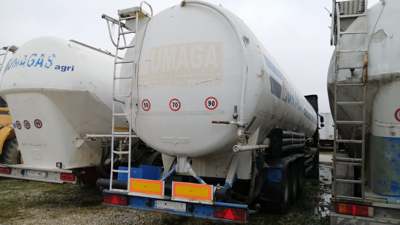 SPITZER Tank/Silo 57,000 l 4 Compartments for Powders/Feed/Water//Liquid Fertilizer/etc. - Siloauflieger: das Bild 3 SPITZER Tank/Silo 57,000 l 4 Compartments for Powders/Feed/Water//Liquid Fertilizer/etc. - Siloauflieger: das Bild 3