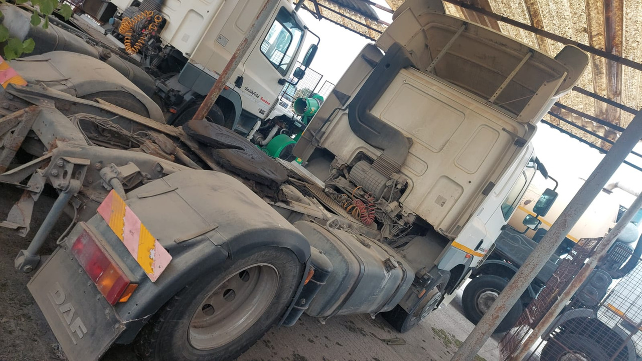 DAF CF 85.43 Tractor Head - Sattelzugmaschine: das Bild 2 DAF CF 85.43 Tractor Head - Sattelzugmaschine: das Bild 2