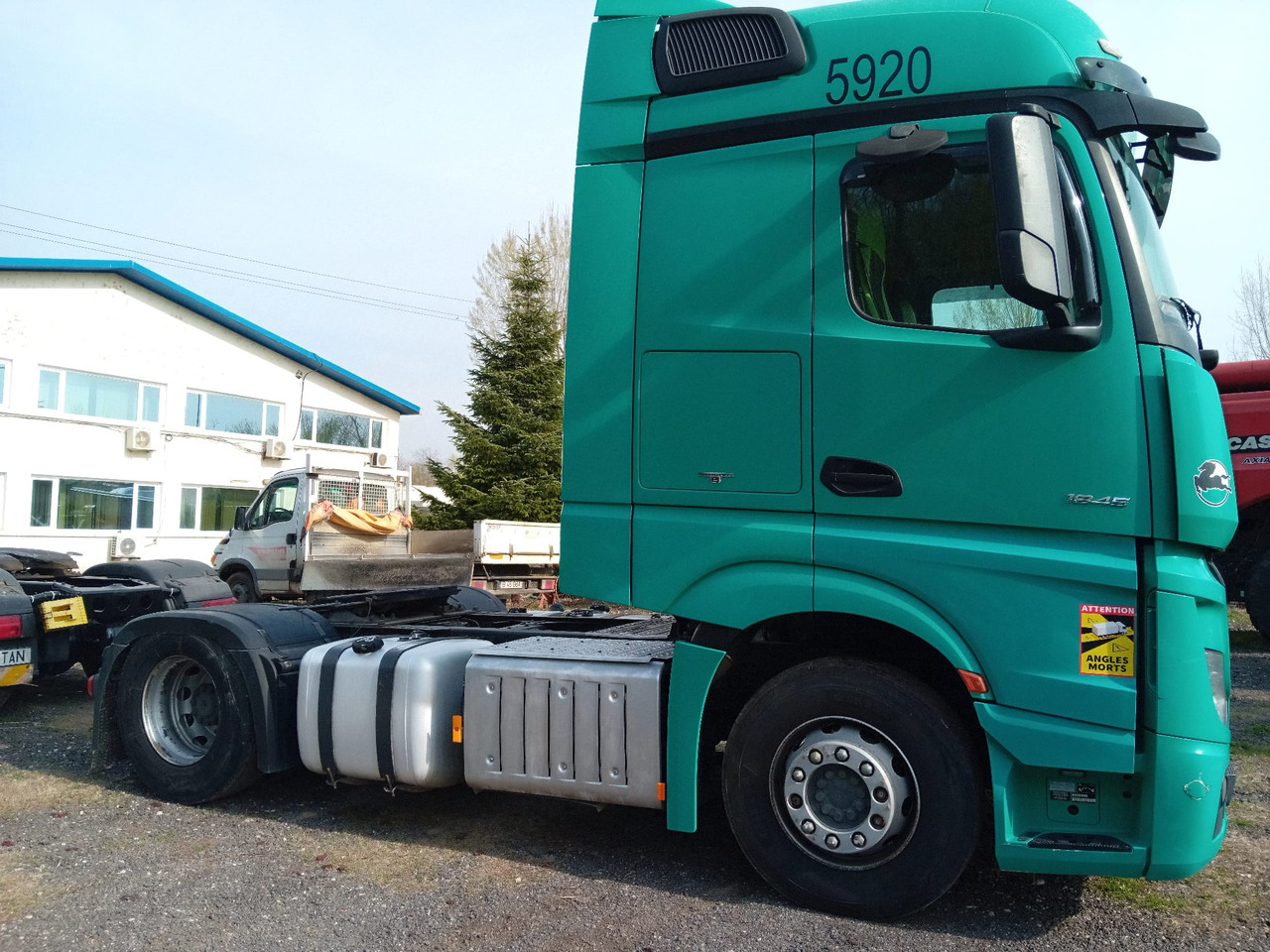 Mercedes-Benz Actros 18.45 - Sattelzugmaschine: das Bild 5 Mercedes-Benz Actros 18.45 - Sattelzugmaschine: das Bild 5