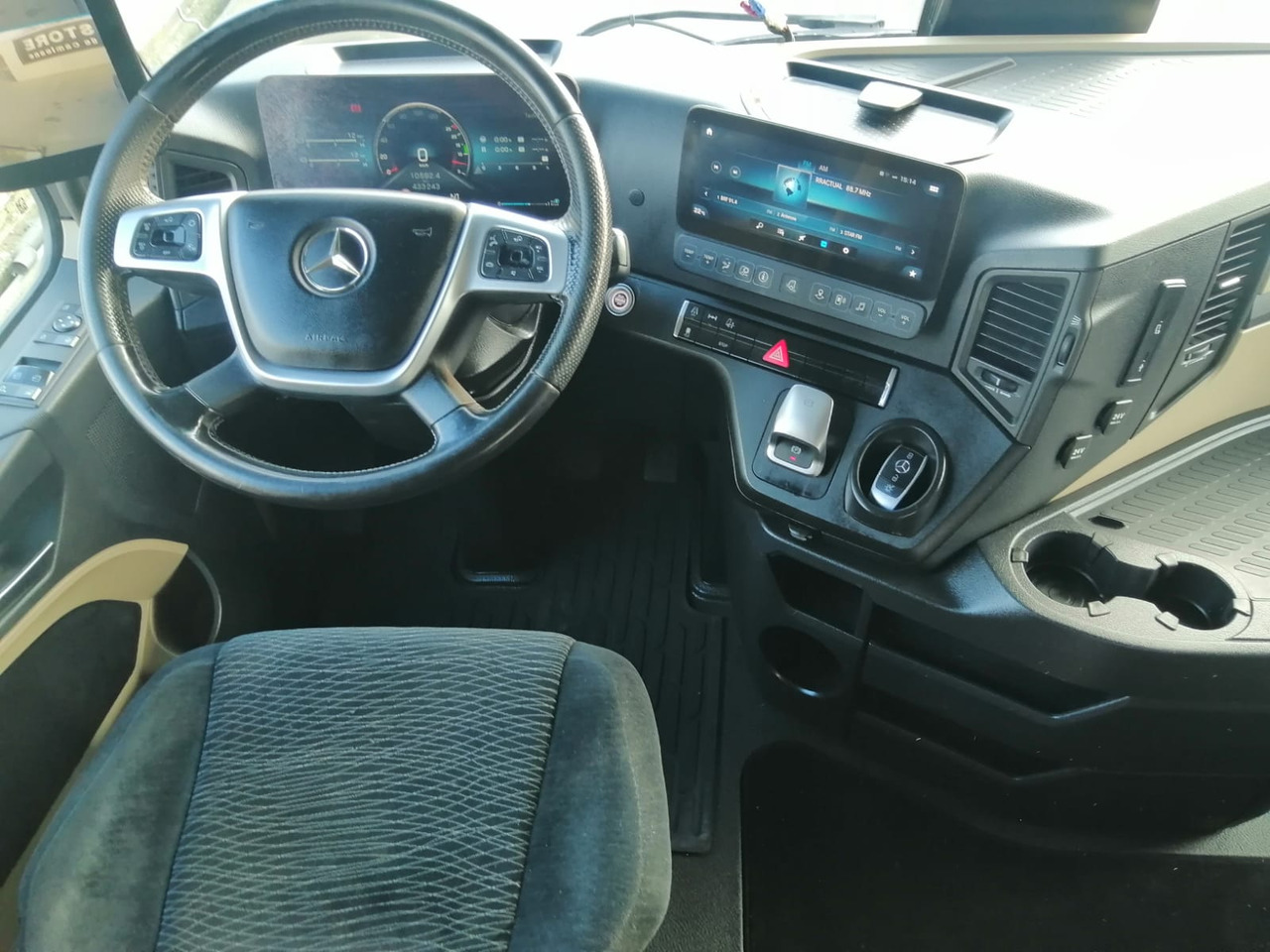 Mercedes-Benz Actros 1845 LS, BIG SPACE, TOP!!! - Sattelzugmaschine: das Bild 4 Mercedes-Benz Actros 1845 LS, BIG SPACE, TOP!!! - Sattelzugmaschine: das Bild 4