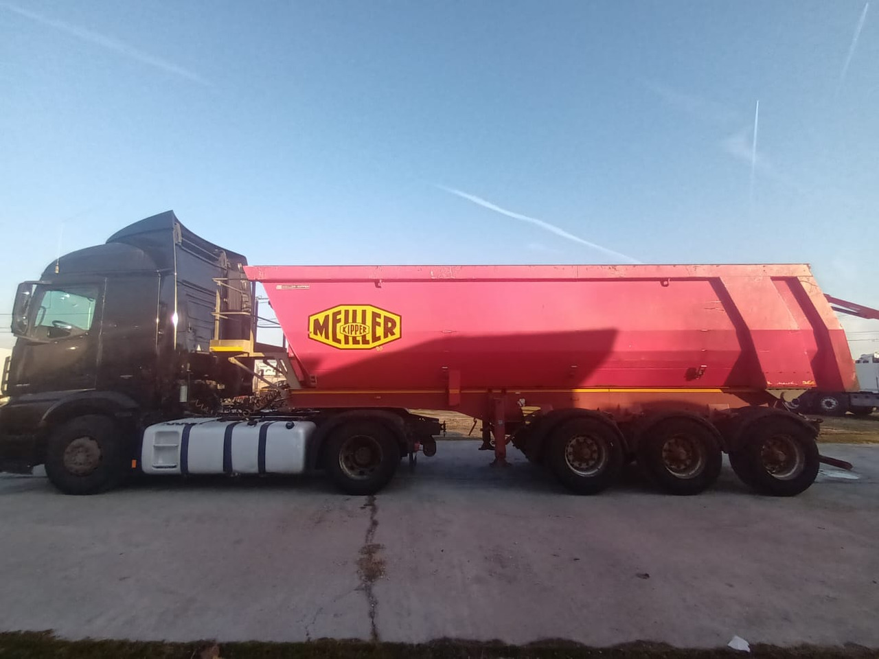 Tractor Head Mercedes-Benz Actros (2014) + Semi-trailer Tipper Meiller – Kipper (2004) - Sattelzugmaschine: das Bild 4 Tractor Head Mercedes-Benz Actros (2014) + Semi-trailer Tipper Meiller – Kipper (2004) - Sattelzugmaschine: das Bild 4