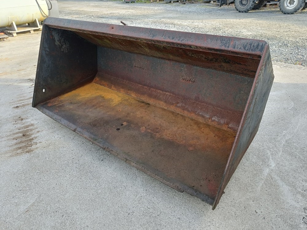 Etukuormaajan kauha 220cm - Ladeschaufel für Landmaschine: das Bild 1 Etukuormaajan kauha 220cm - Ladeschaufel für Landmaschine: das Bild 1