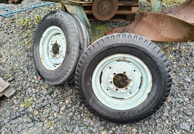 Fordson Diesel Major eturenkaat - Reifen für Traktor: das Bild 1 Fordson Diesel Major eturenkaat - Reifen für Traktor: das Bild 1