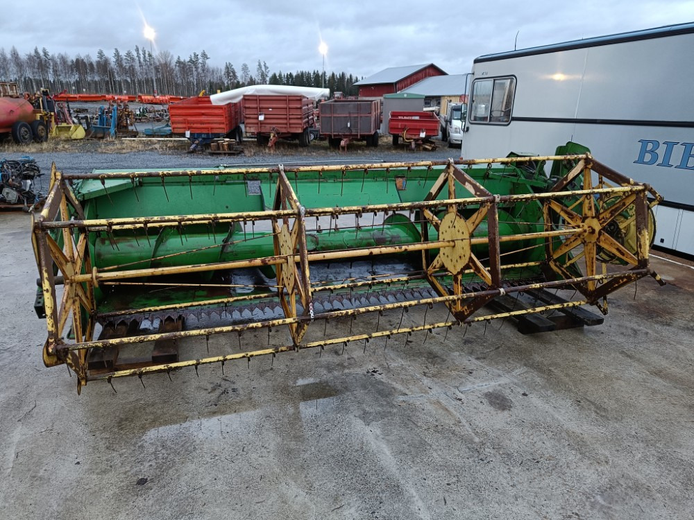 JOHN DEERE Leikkuupöytä 12 jalkaa / 360cm - Schneidwerk: das Bild 2 JOHN DEERE Leikkuupöytä 12 jalkaa / 360cm - Schneidwerk: das Bild 2