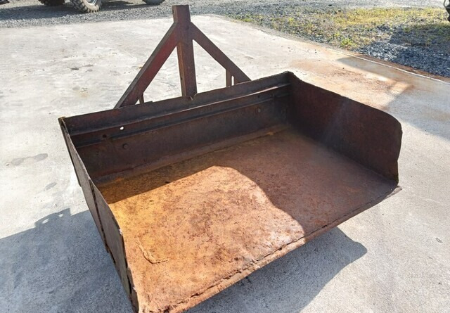 Kuljetuslaatikko 160cm - Schaufel für Landmaschine: das Bild 1 Kuljetuslaatikko 160cm - Schaufel für Landmaschine: das Bild 1
