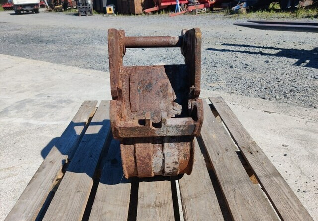 Kuokkakauha leveys 22cm - pikkukaivinkoneeseen - Baggerschaufel für Baumaschine: das Bild 5 Kuokkakauha leveys 22cm - pikkukaivinkoneeseen - Baggerschaufel für Baumaschine: das Bild 5