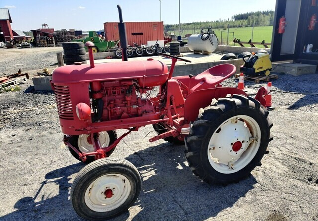 Massey Harris Traktori - bensiini - Traktor: das Bild 3 Massey Harris Traktori - bensiini - Traktor: das Bild 3