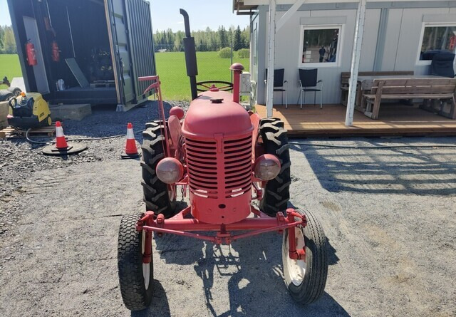 Massey Harris Traktori - bensiini - Traktor: das Bild 2 Massey Harris Traktori - bensiini - Traktor: das Bild 2