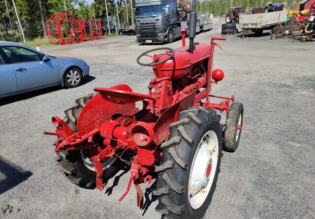 Massey Harris Traktori - bensiini - Traktor: das Bild 5 Massey Harris Traktori - bensiini - Traktor: das Bild 5