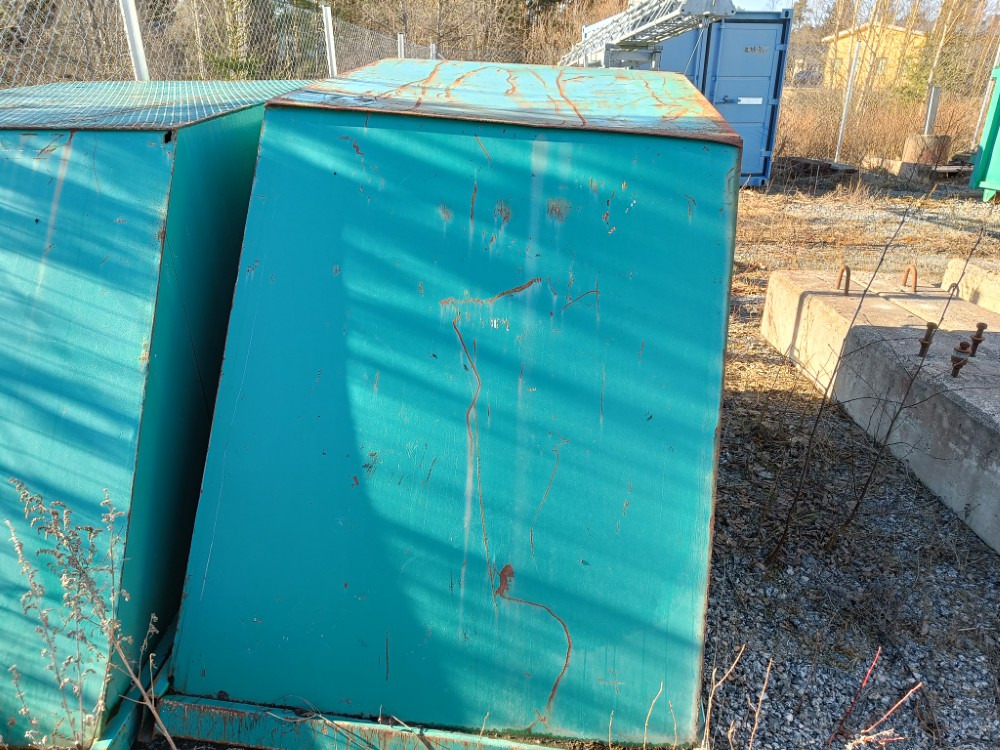 Roskakipperi 2 m3 - Absetzcontainer: das Bild 2 Roskakipperi 2 m3 - Absetzcontainer: das Bild 2