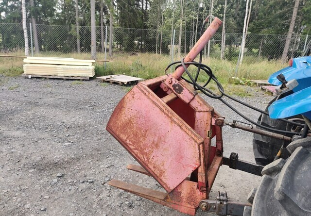 Runni Rehu-Runni L30 rehuleikkuri - VIDEO - Silotechnik: das Bild 3 Runni Rehu-Runni L30 rehuleikkuri - VIDEO - Silotechnik: das Bild 3