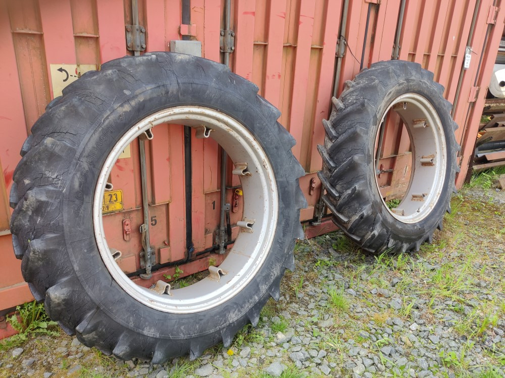 Traktorin renkaat 13.6x36 vannekehillä - Reifen für Traktor: das Bild 5 Traktorin renkaat 13.6x36 vannekehillä - Reifen für Traktor: das Bild 5