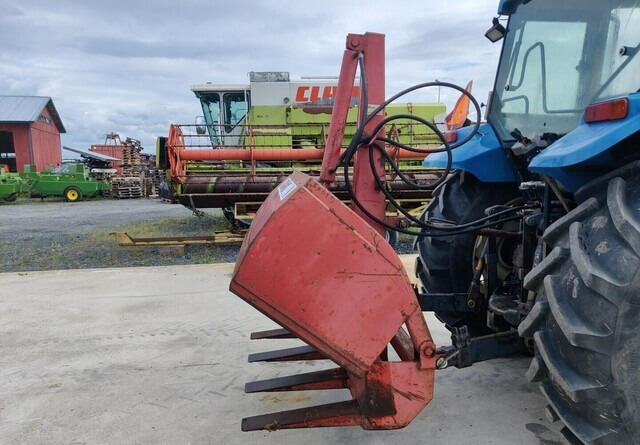Varmo 400 rehuleikkuri - VIDEO - Silotechnik: das Bild 3 Varmo 400 rehuleikkuri - VIDEO - Silotechnik: das Bild 3