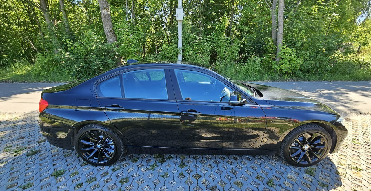 BMW SERIA 3 V (F30/F31/F34) BMW SERIA 3 BMW 330D xDrive ładny stan 4x4 sedan - Limousine: das Bild 5 BMW SERIA 3 V (F30/F31/F34) BMW SERIA 3 BMW 330D xDrive ładny stan 4x4 sedan - Limousine: das Bild 5