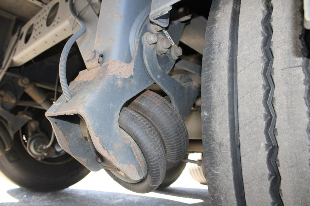 KRONE SD, ZVEDACÍ NÁPRAVA - Planenauflieger: das Bild 4 KRONE SD, ZVEDACÍ NÁPRAVA - Planenauflieger: das Bild 4