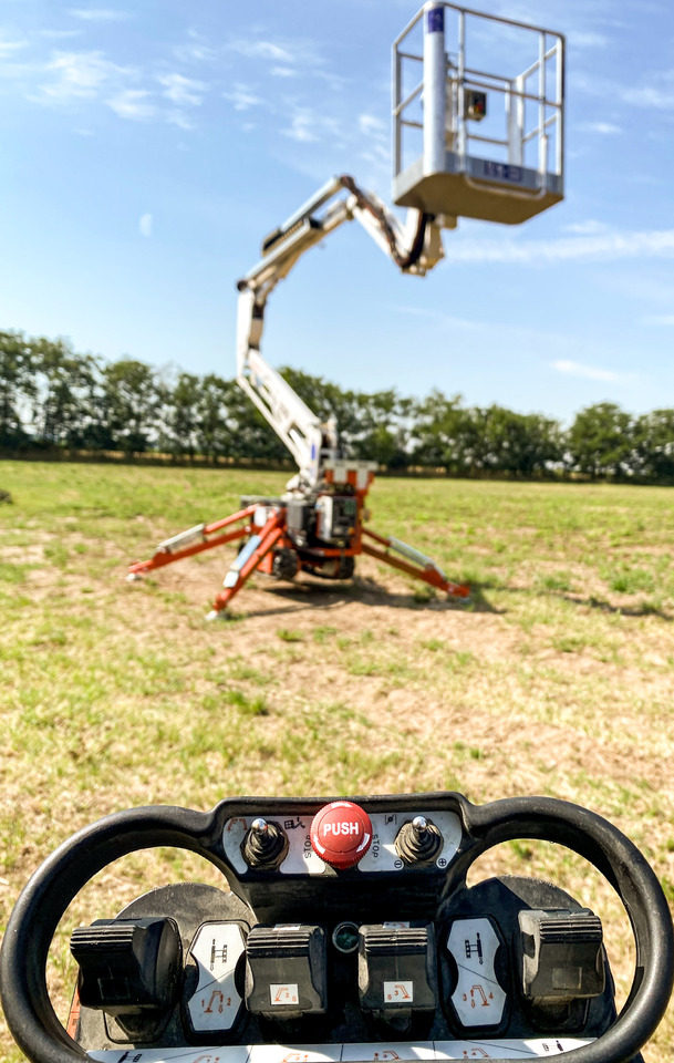 Easylift R130 - Gelenkarmbühne: das Bild 3 Easylift R130 - Gelenkarmbühne: das Bild 3