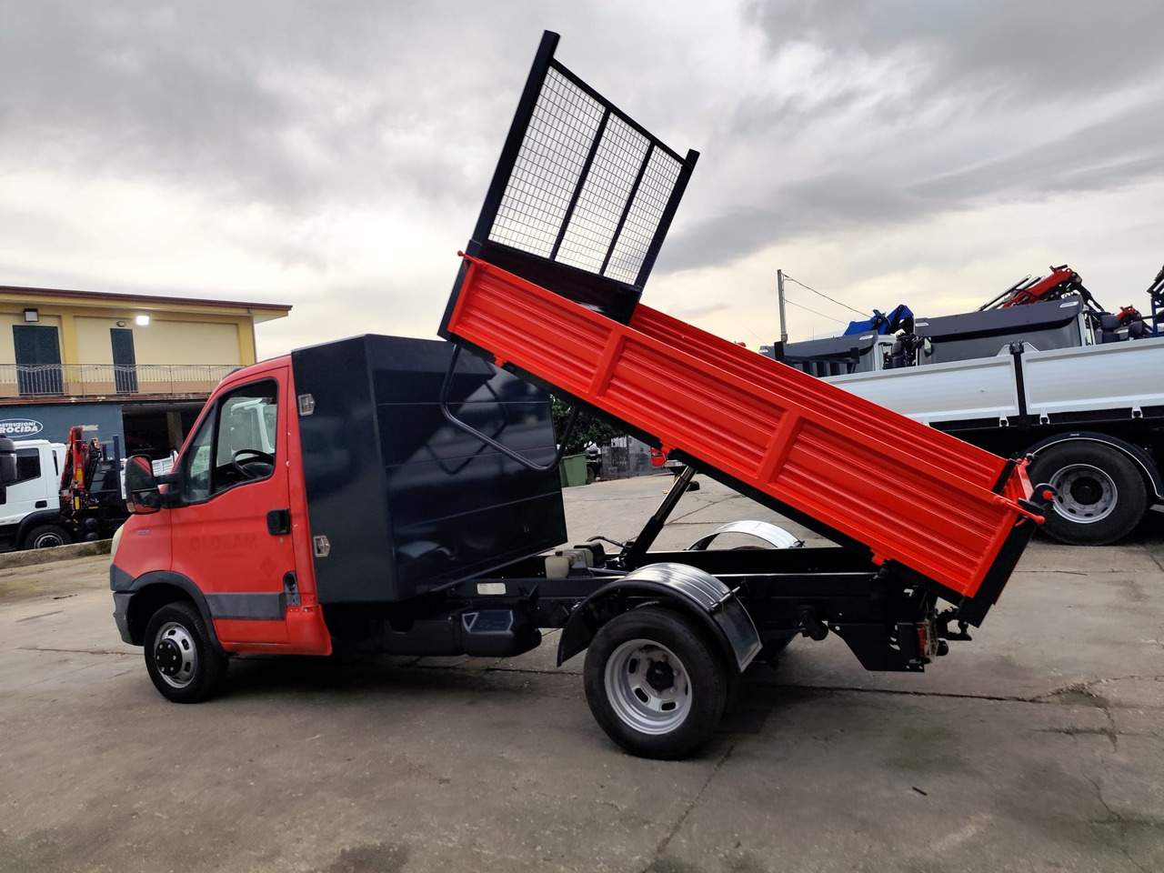 IVECO DAILY 35C13 - Kipper Transporter: das Bild 4 IVECO DAILY 35C13 - Kipper Transporter: das Bild 4
