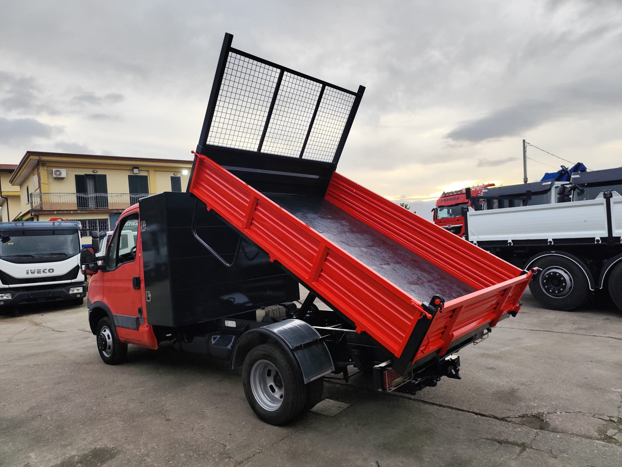 IVECO DAILY 35C13 - Kipper Transporter: das Bild 5 IVECO DAILY 35C13 - Kipper Transporter: das Bild 5