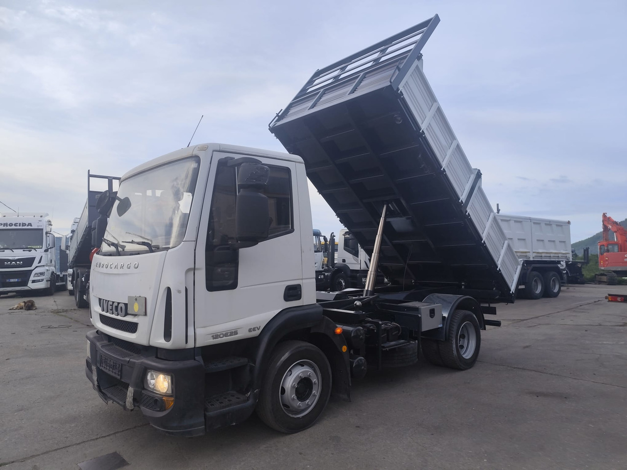 IVECO EUROCARGO 120E25 - Kipper: das Bild 1 IVECO EUROCARGO 120E25 - Kipper: das Bild 1