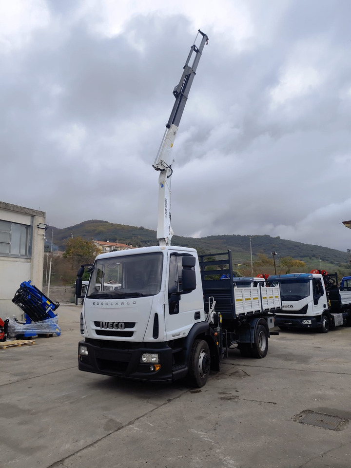 IVECO EUROCARGO 120E28P - Autokran: das Bild 1 IVECO EUROCARGO 120E28P - Autokran: das Bild 1